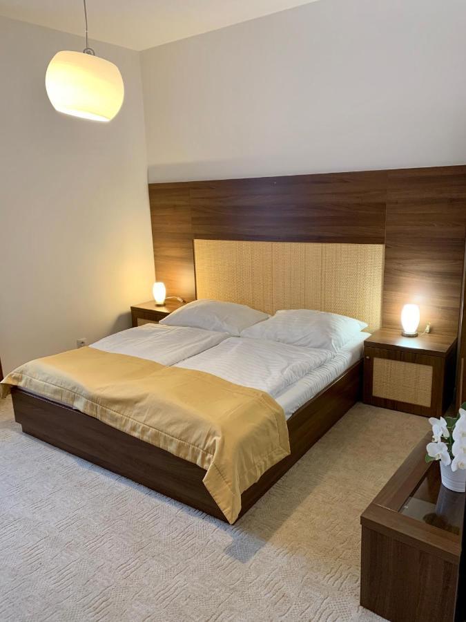 Hotel Art Písek Kültér fotó