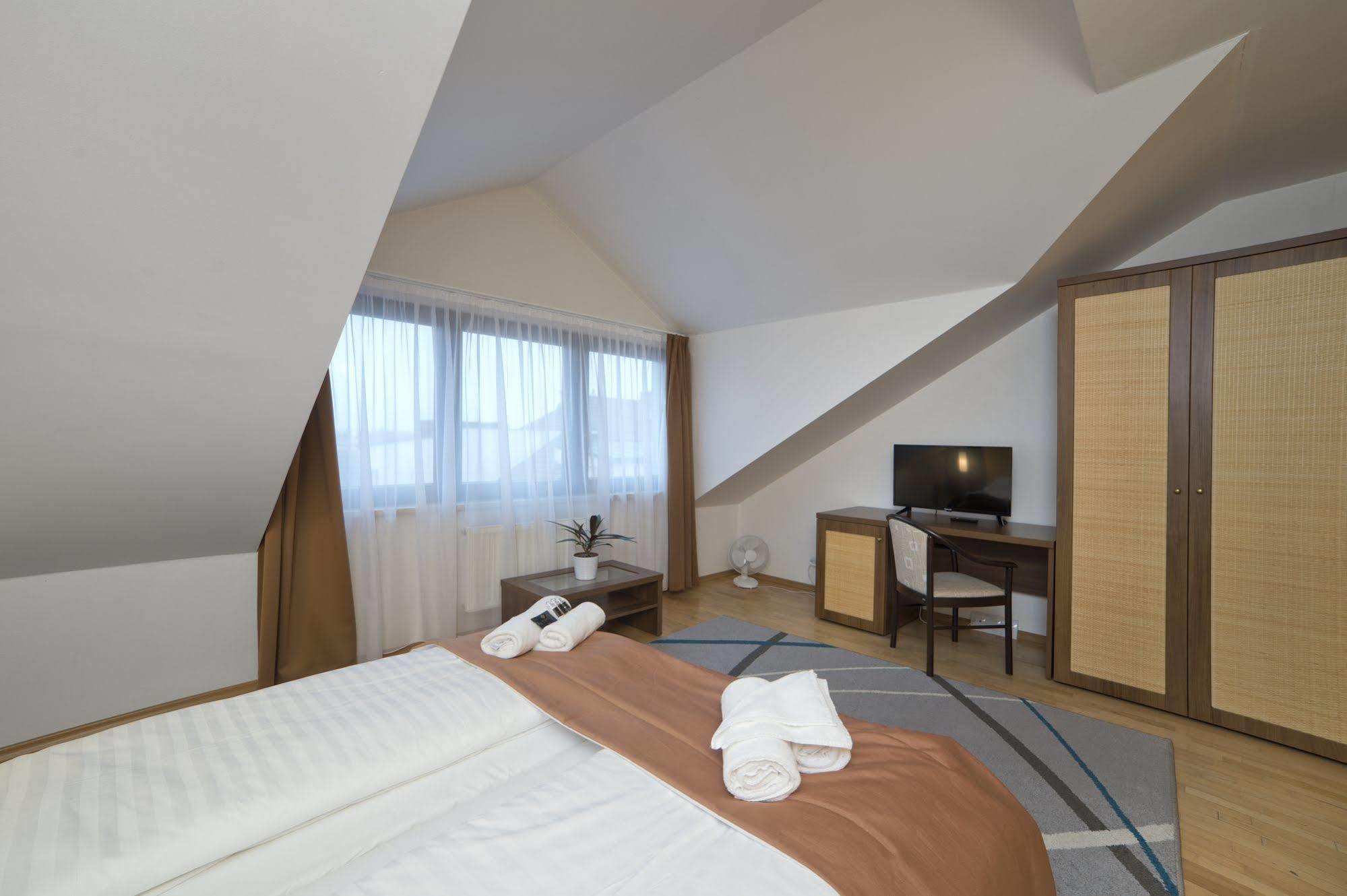 Hotel Art Písek Kültér fotó