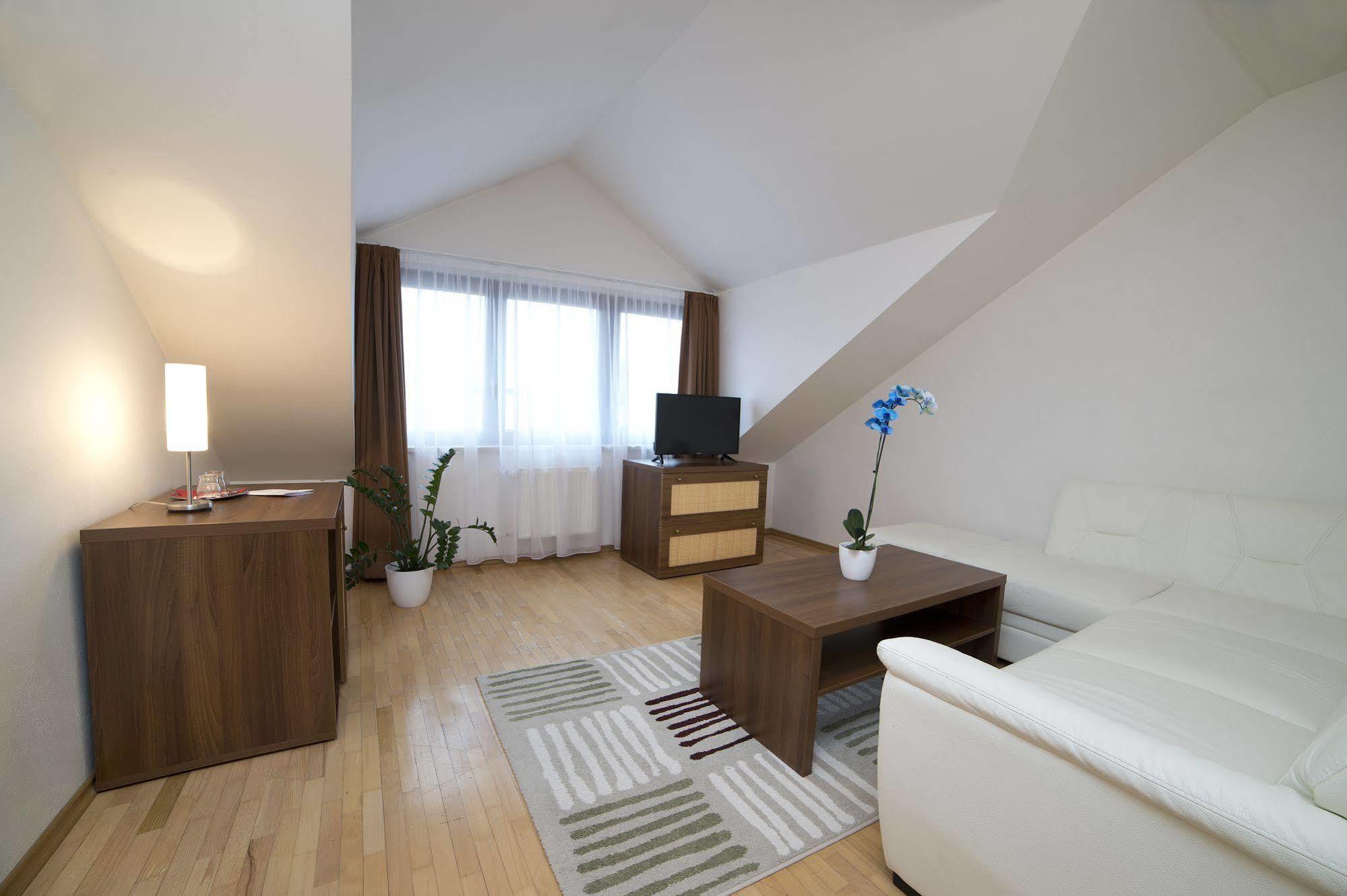 Hotel Art Písek Kültér fotó