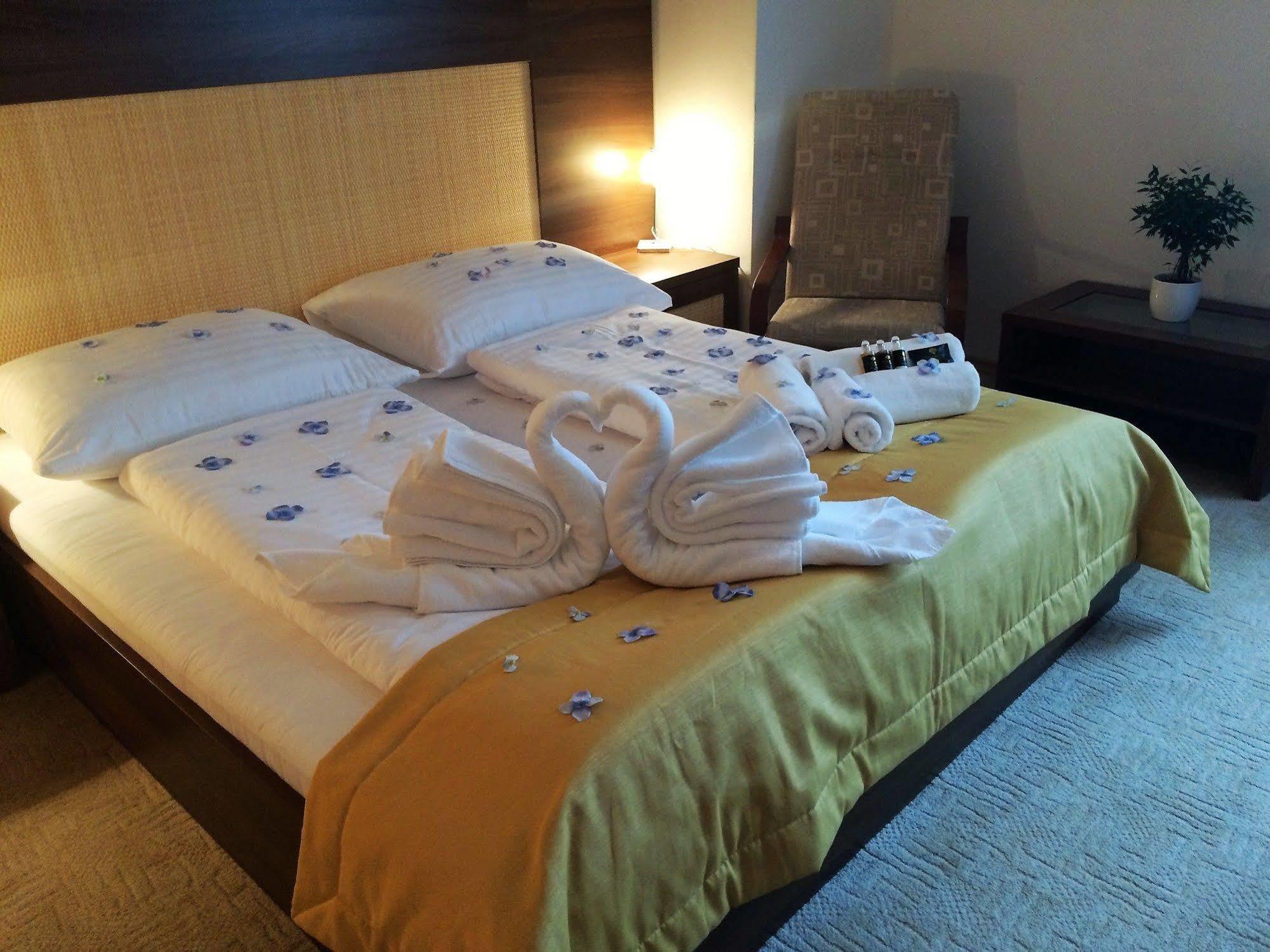 Hotel Art Písek Kültér fotó