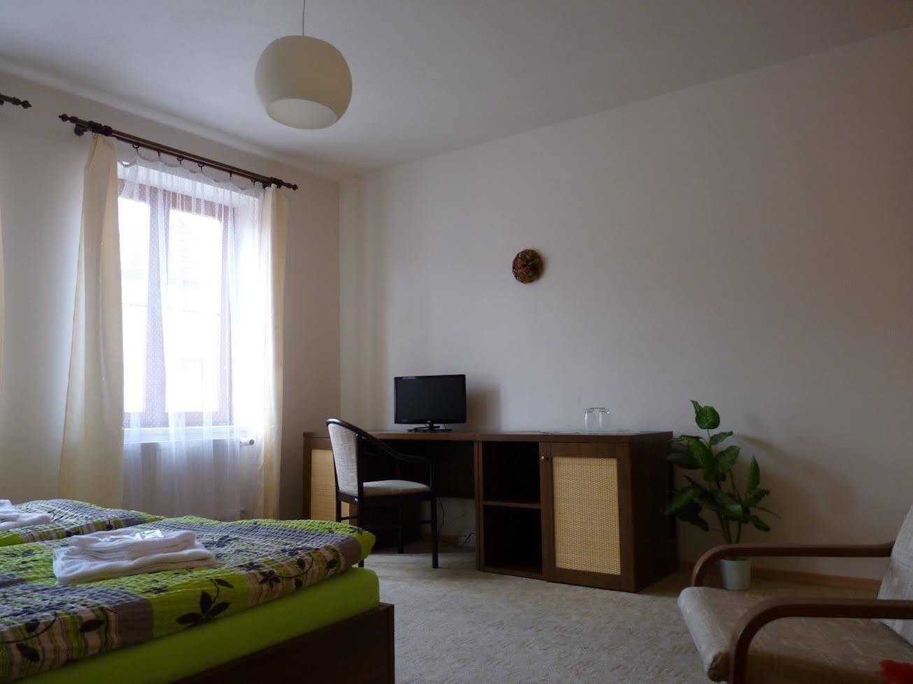 Hotel Art Písek Kültér fotó